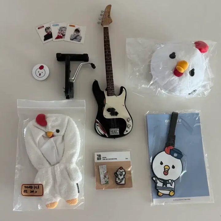 [BUNJANG] eaJ Jae Hyung Goods Bundle Set (Face Pouch, Jae-go Sweatshirt, Luggage Tag) / eaj 박제형 제이 굿즈 일괄(기타, 슛미포스터 덤)