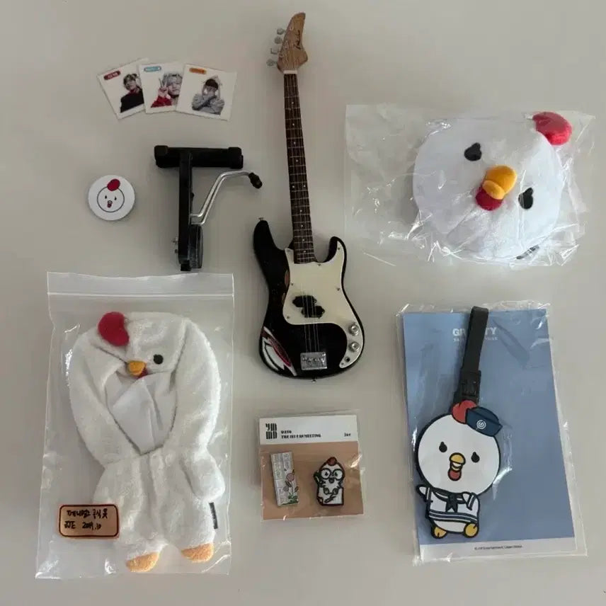 [BUNJANG] eaJ Jae Hyung Goods Bundle Set (Face Pouch, Jae-go Sweatshirt, Luggage Tag) / eaj 박제형 제이 굿즈 일괄(기타, 슛미포스터 덤)