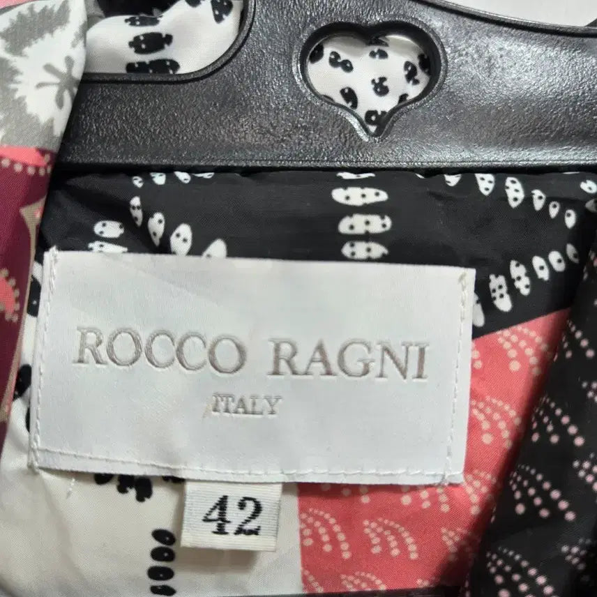 [BUNJANG] Rocco Ragni Flower Patch Hooded Quilted Jacket / Rocco Ragni 플라워 패치 후드 퀼팅 자켓 42