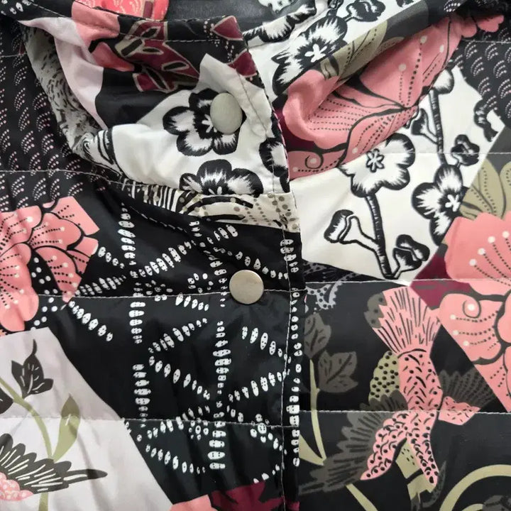 [BUNJANG] Rocco Ragni Flower Patch Hooded Quilted Jacket / Rocco Ragni 플라워 패치 후드 퀼팅 자켓 42