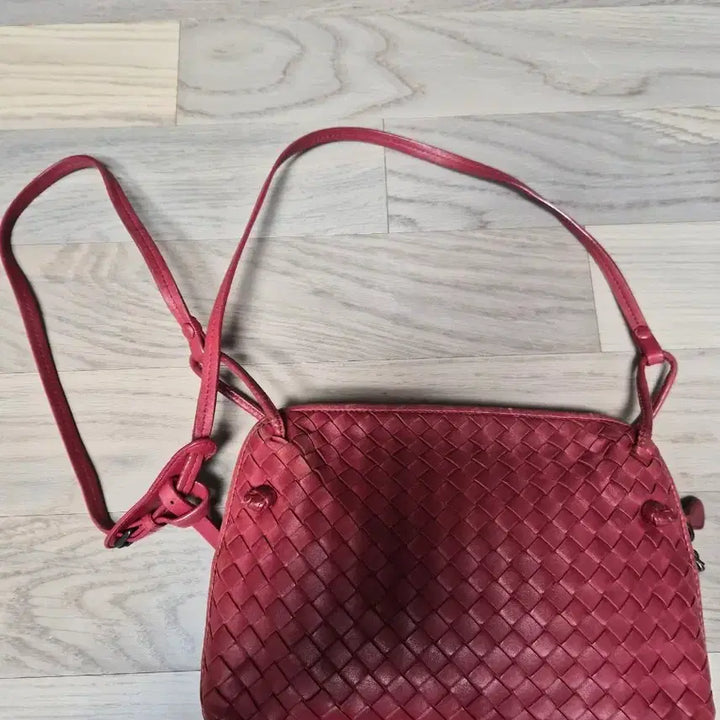[BUNJANG] Bottega Veneta Intrecciato Red Shoulder Bag / 보테가베네타 레드 인트레치아토 숄더백