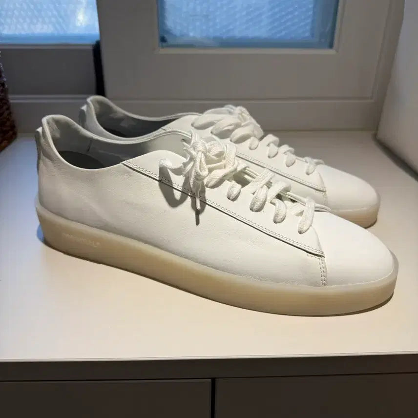 [BUNJANG] Fear of God Essentials White Sneakers (Size 41) / 피어오브갓 에센셜 화이트 스니커즈 41