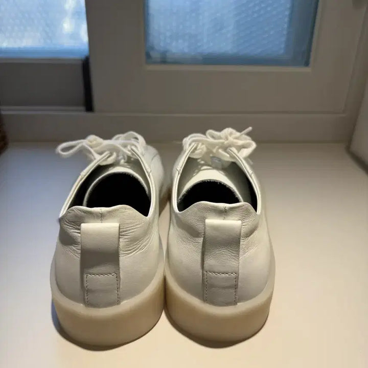 [BUNJANG] Fear of God Essentials White Sneakers (Size 41) / 피어오브갓 에센셜 화이트 스니커즈 41