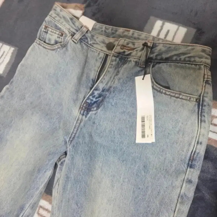 [BUNJANG] Haesu Noire Woman Distressed Flare Denim Pants / 새상품)유튜버 해수 노이어 우먼 디스트로이드 플레어 데님 팬츠 38