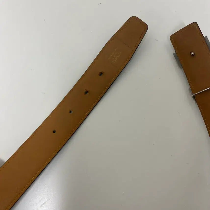 [SOLD OUT] (정품) 에르메스 리버서블 H 여성벨트 팝니다.