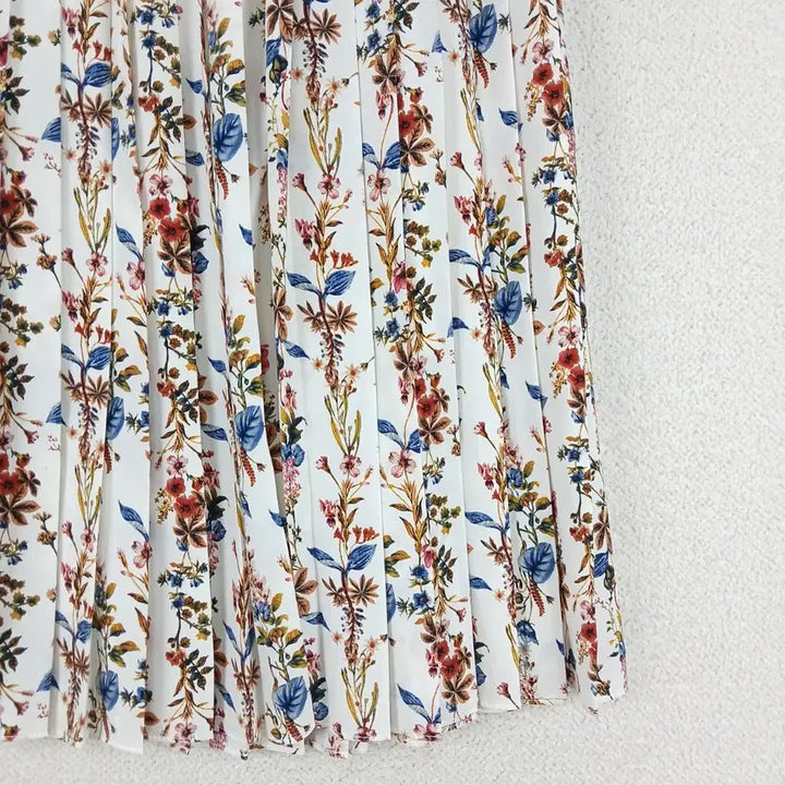 [BUNJANG] Irving Place Floral Pleated Midi Skirt / Irving Place 여성 플리츠 밴딩 스커트(55~66)