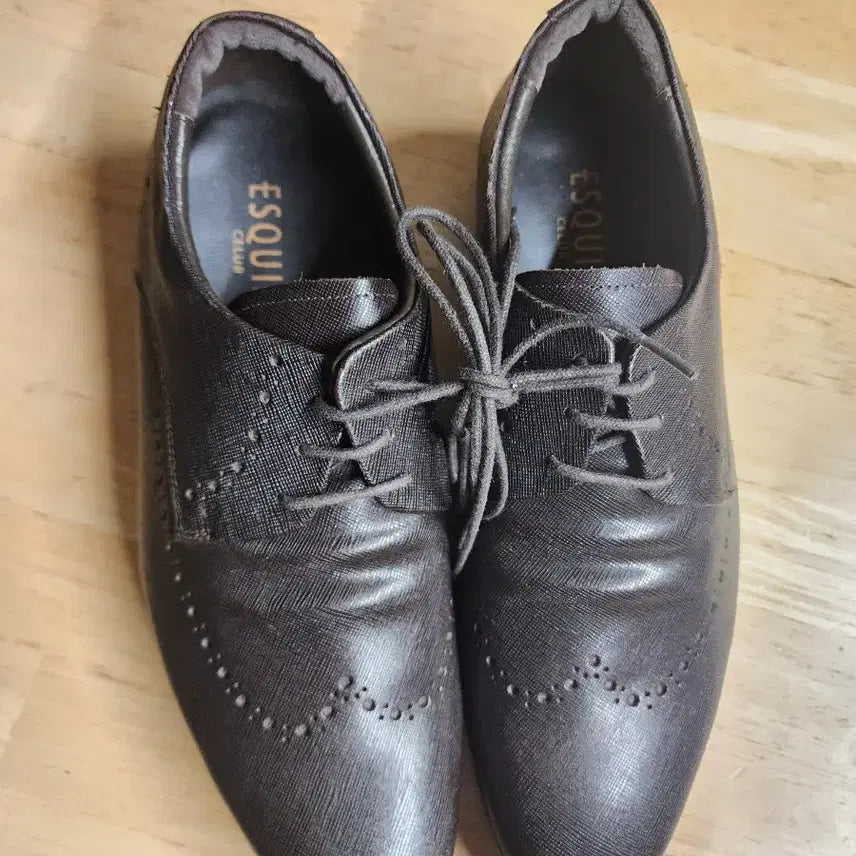 [SOLD OUT] (새상품) 240 에스콰이어 미세기스있음 정장구두 천연가죽 정가25900