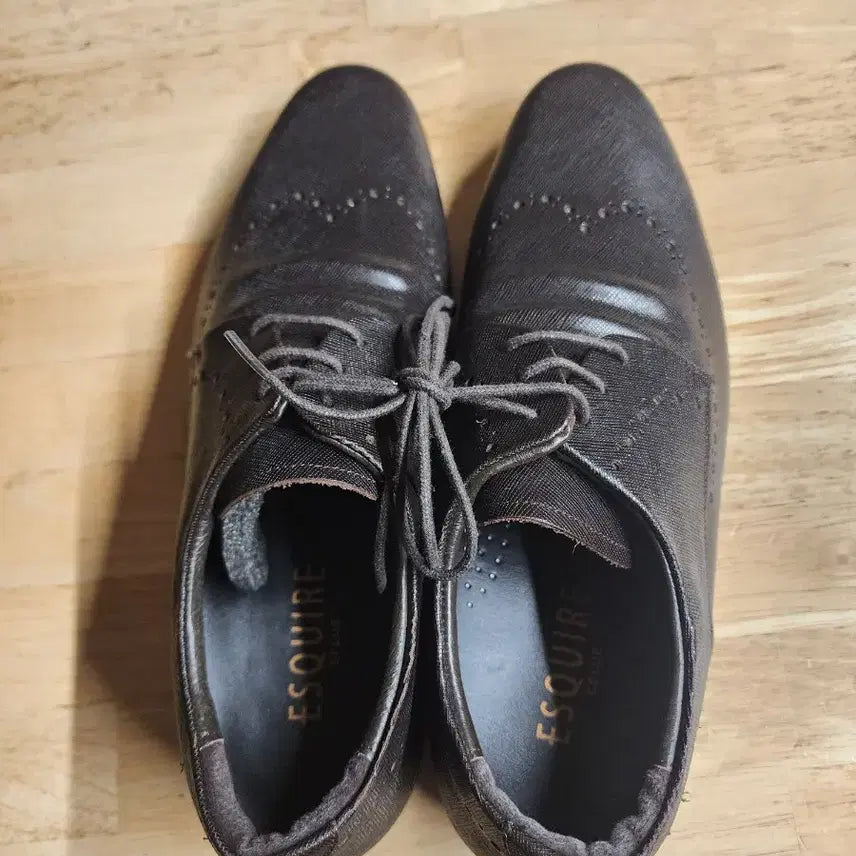 [SOLD OUT] (새상품) 240 에스콰이어 미세기스있음 정장구두 천연가죽 정가25900