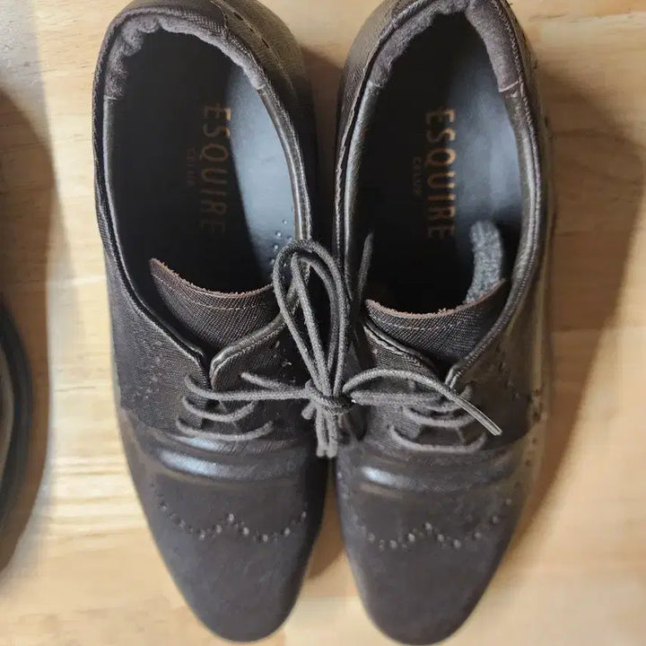 [SOLD OUT] (새상품) 240 에스콰이어 미세기스있음 정장구두 천연가죽 정가25900