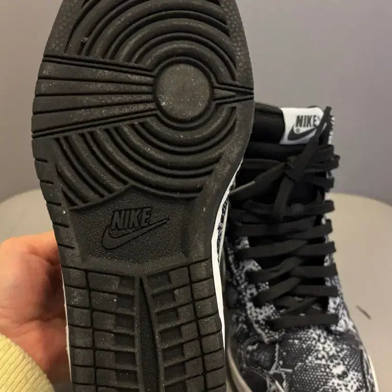 [BUNJANG] Nike High Top Wedge Sneakers (Navy &amp; White, 230mm) / 나이키 하이탑 웨지힐 스니커즈 230