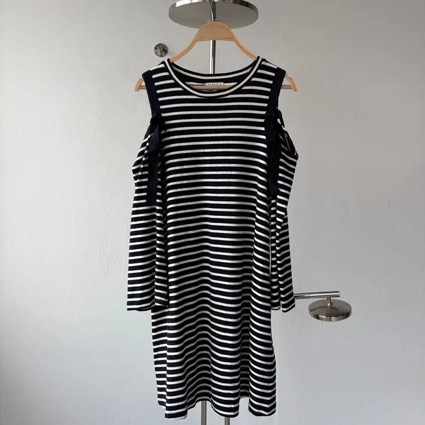 [SOLD OUT] 끌로디 피에로 오프숄더 원피스 2사이즈 55