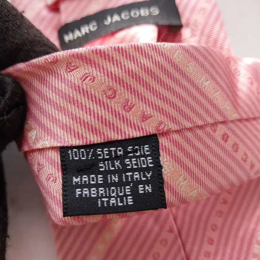 [BUNJANG] Marc Jacobs Silk Stripe Logo Tie / 마크제이콥스 실크 스트라이프 로고 패턴 넥타이 9cm A+등급 K2302