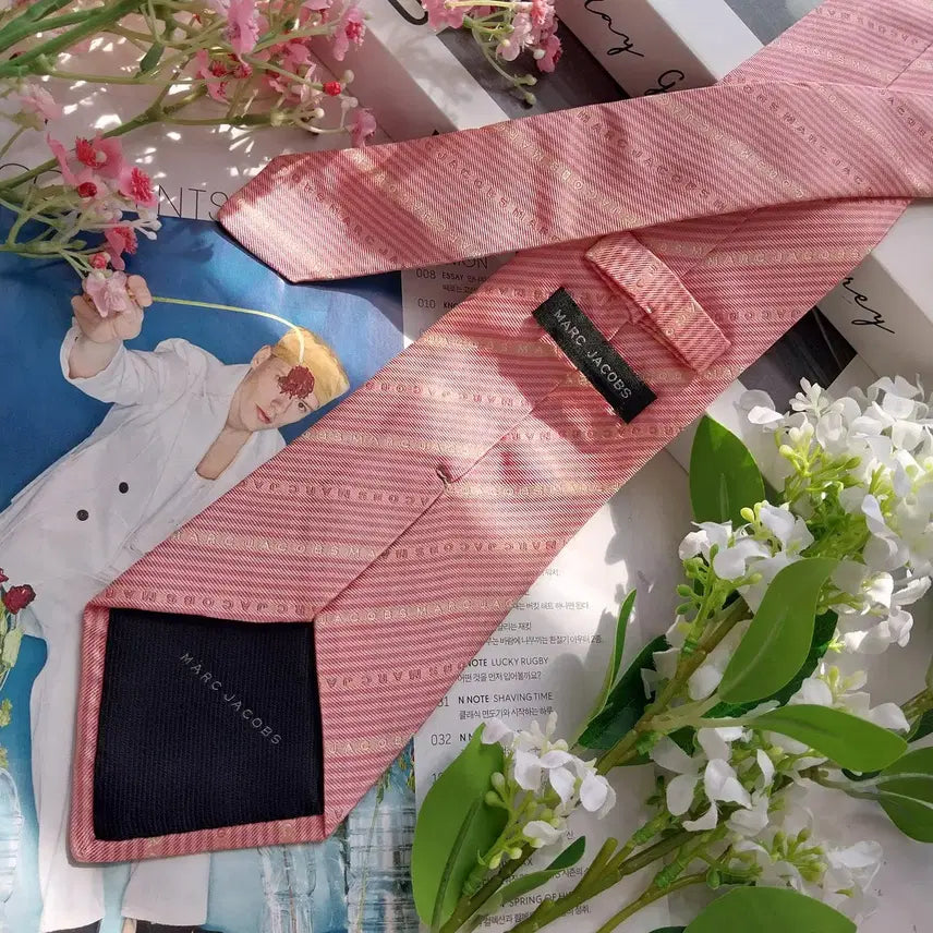 [BUNJANG] Marc Jacobs Silk Stripe Logo Tie / 마크제이콥스 실크 스트라이프 로고 패턴 넥타이 9cm A+등급 K2302