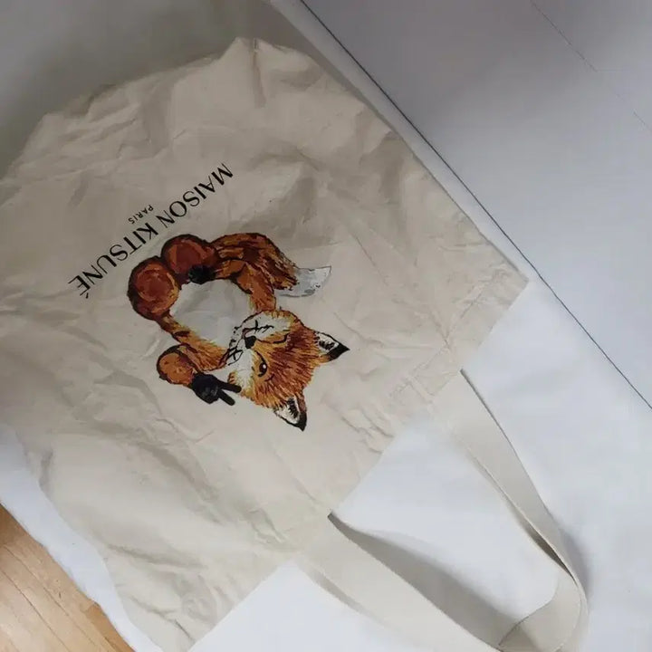 [SOLD OUT] 메종키츠네 폭스 토트백 아이보리 매장판정품