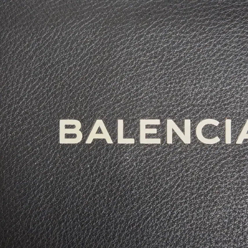 [BUNJANG] Balenciaga Everyday Initial Logo Clutch Black OS / [정품] 발렌시아가 에브리데이 이니셜 로고 클러치 블랙 OS
