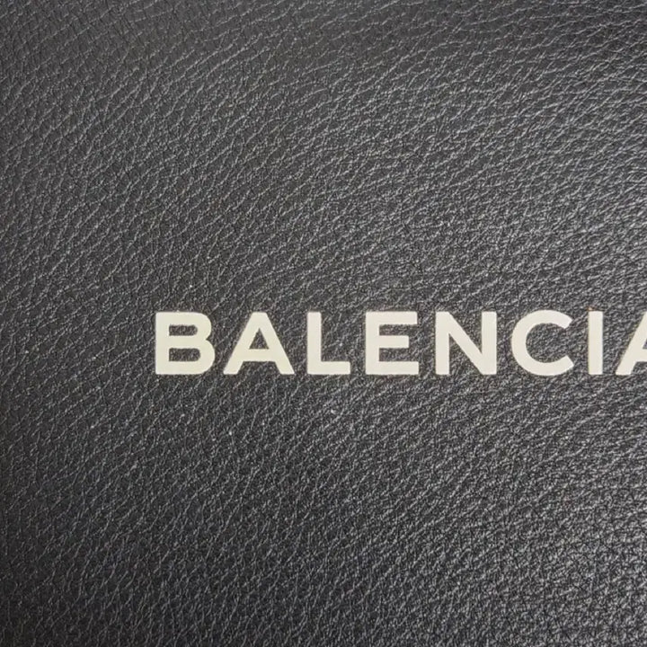 [BUNJANG] Balenciaga Everyday Initial Logo Clutch Black OS / [정품] 발렌시아가 에브리데이 이니셜 로고 클러치 블랙 OS