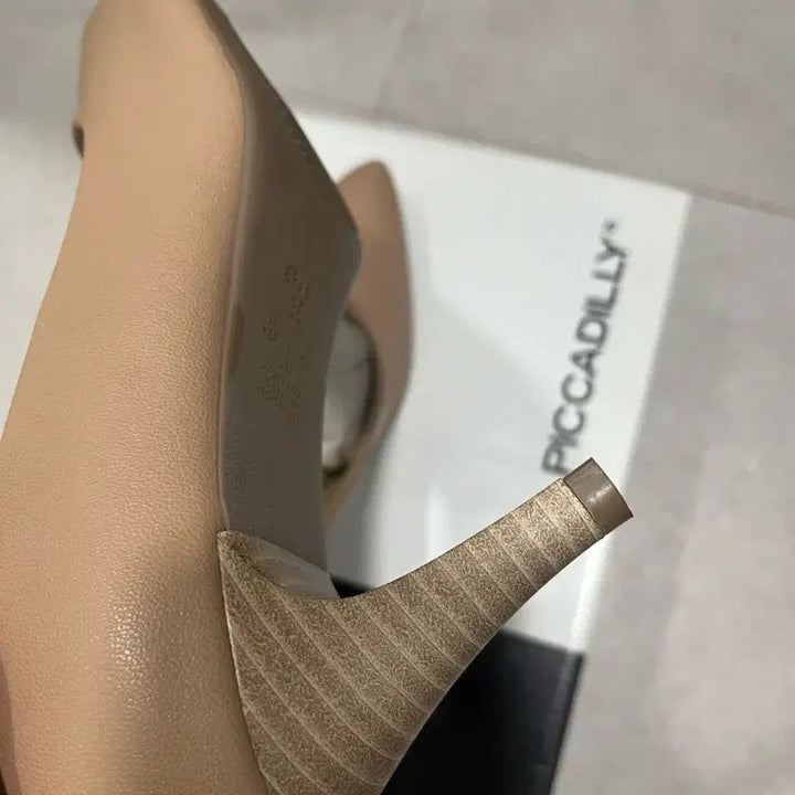 [BUNJANG] Piccadilly Pumps Nude Color EU38 / 피카딜리 펌프스 누드 컬러 EU38