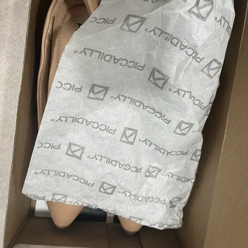 [BUNJANG] Piccadilly Pumps Nude Color EU38 / 피카딜리 펌프스 누드 컬러 EU38
