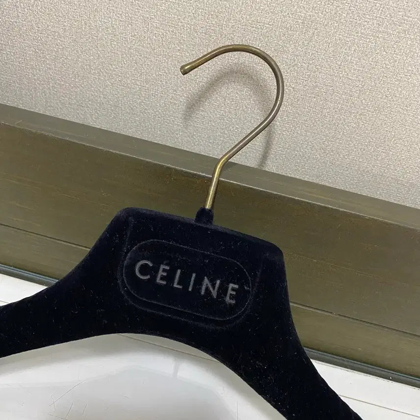 [BUNJANG] Celine Velvet Hanger / 셀린느 옷걸이