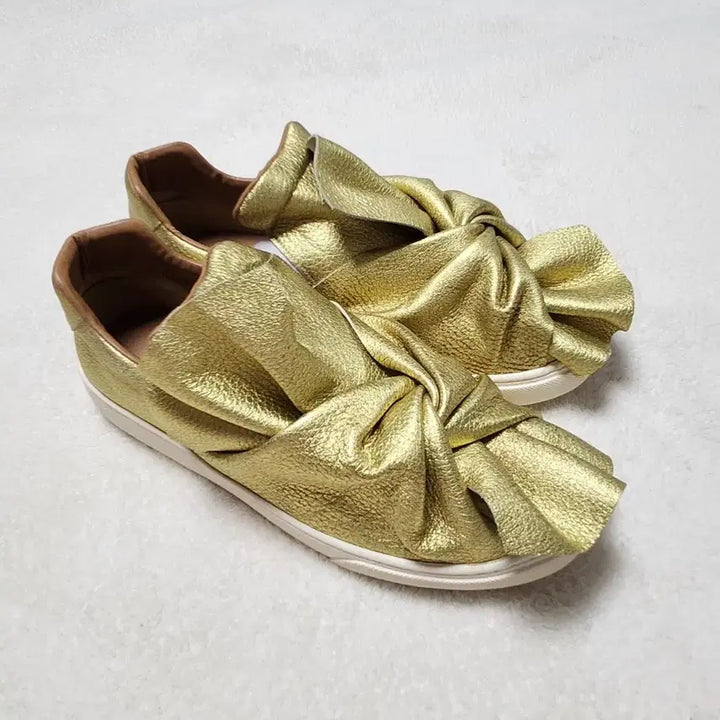 [BUNJANG] Handmade Gold Ribbon Twisted Sneakers 245 / 새상품/수제화 골드 리본꼬임 스니커즈245