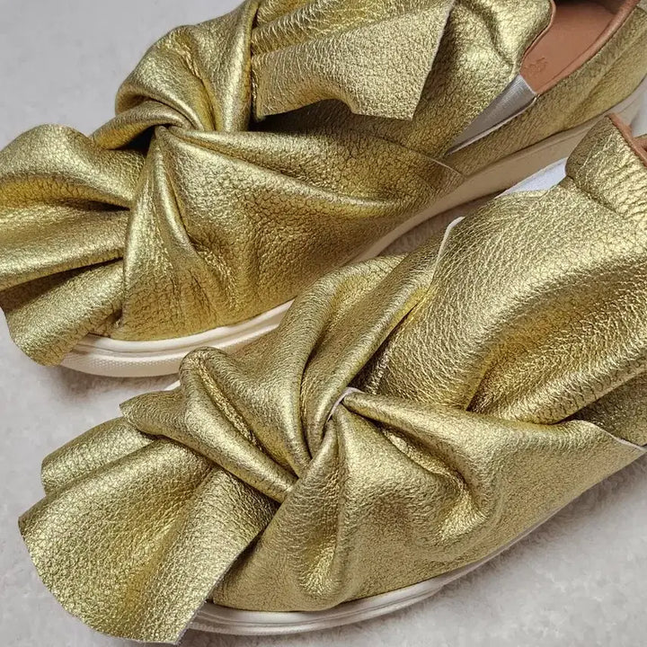 [BUNJANG] Handmade Gold Ribbon Twisted Sneakers 245 / 새상품/수제화 골드 리본꼬임 스니커즈245