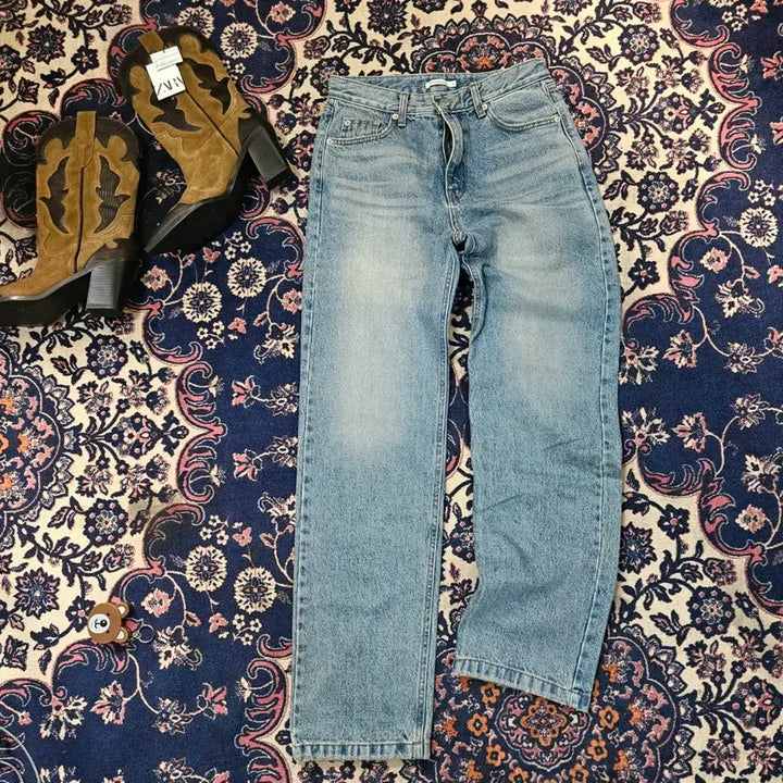 [BUNJANG] Tempting Seoul Washed Slim Straight Denim Pants - 1 Size / Tempting Seoul 워시드 슬림 스트레이트 데님 팬츠 1size