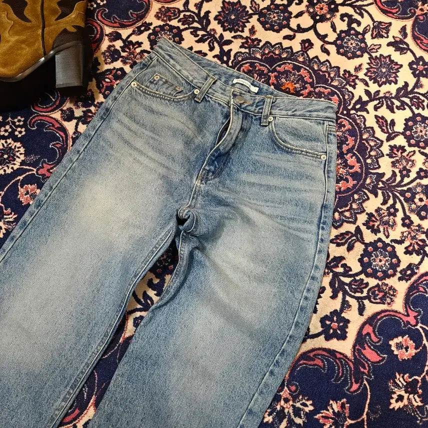 [BUNJANG] Tempting Seoul Washed Slim Straight Denim Pants - 1 Size / Tempting Seoul 워시드 슬림 스트레이트 데님 팬츠 1size