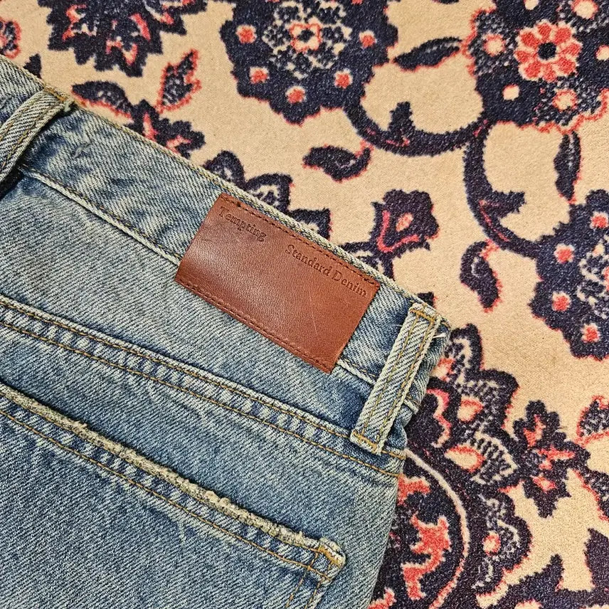 [BUNJANG] Tempting Seoul Washed Slim Straight Denim Pants - 1 Size / Tempting Seoul 워시드 슬림 스트레이트 데님 팬츠 1size