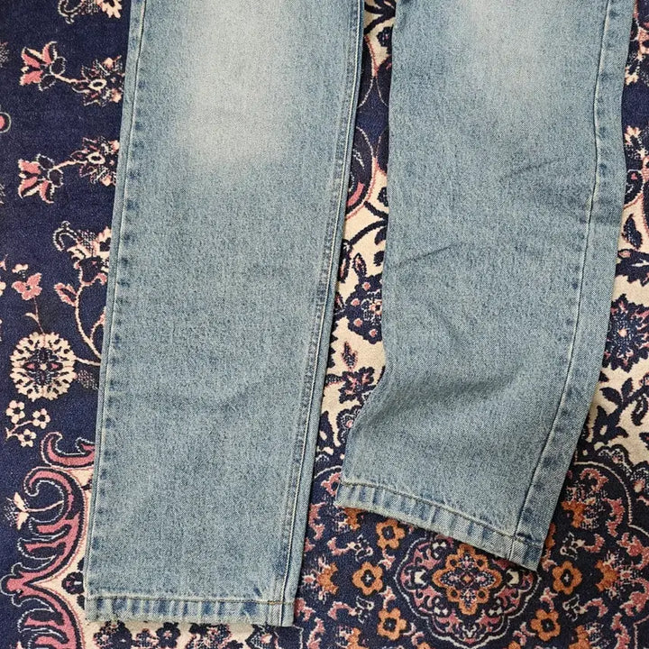 [BUNJANG] Tempting Seoul Washed Slim Straight Denim Pants - 1 Size / Tempting Seoul 워시드 슬림 스트레이트 데님 팬츠 1size