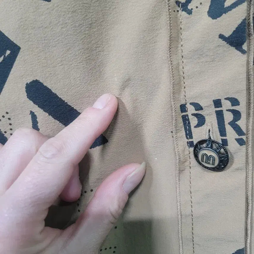 [BUNJANG] MINE Nylon Lettering Short-Sleeved Shirt Jacket / 한섬 MINE 마인 나일론 레터링 반팔 셔츠 자켓 FREE