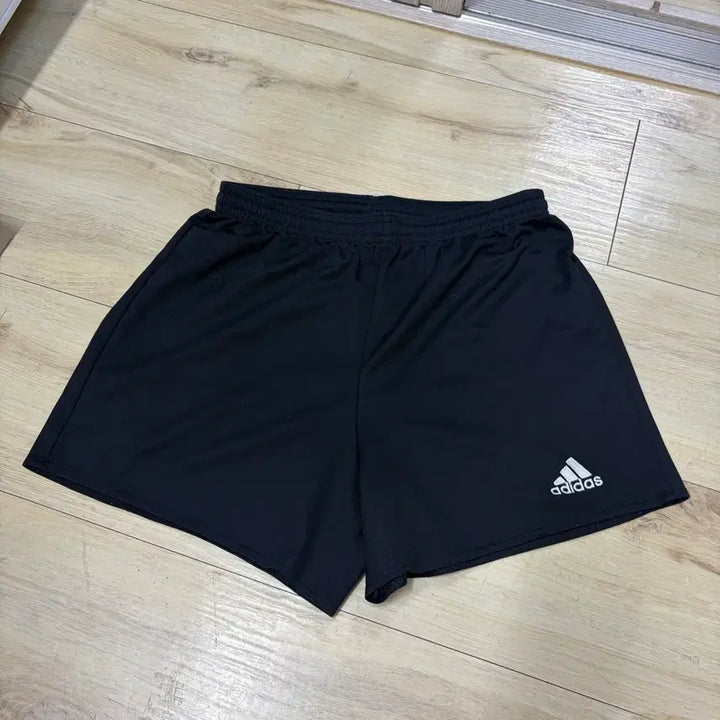 [BUNJANG] Adidas Black Shorts / 아디다스 블랙 반바지
