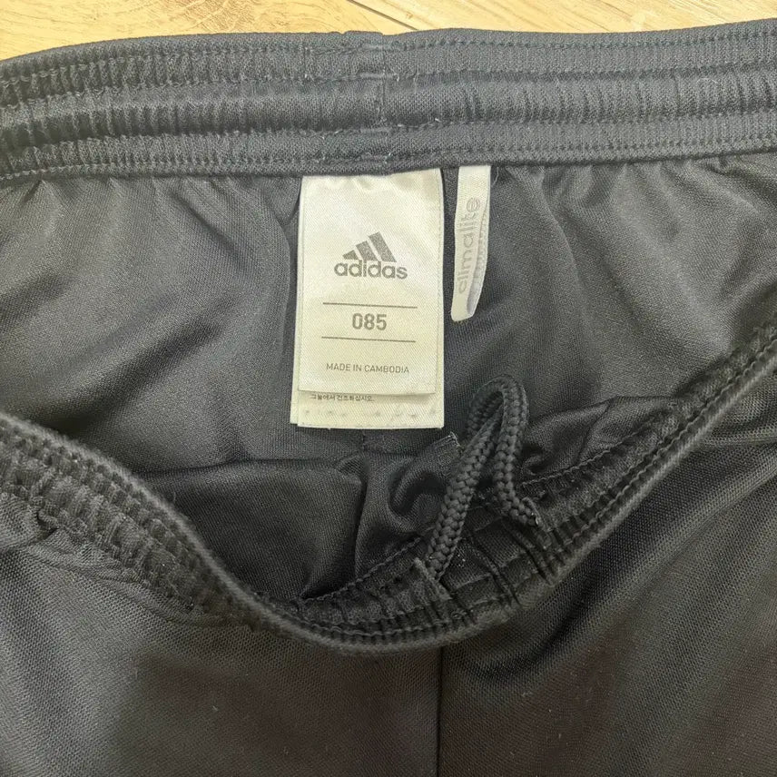 [BUNJANG] Adidas Black Shorts / 아디다스 블랙 반바지