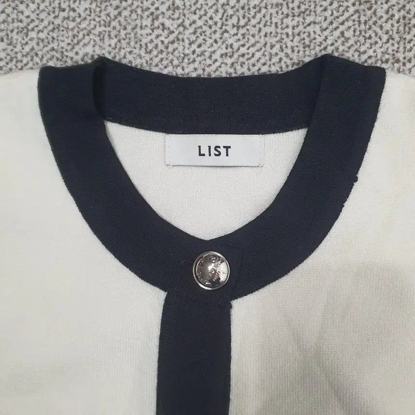 [BUNJANG] LIST Ivory Knit Black Cardigan / 1165.LIST 아이보리 니트 블랙 배색 카디건55