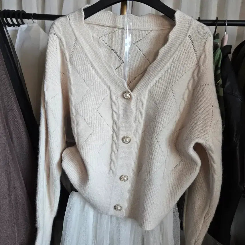 [BUNJANG] Ivory Pearl Button Knit Cardigan / 아이보리 진주 버튼 니트 가디건 스커트 세트
