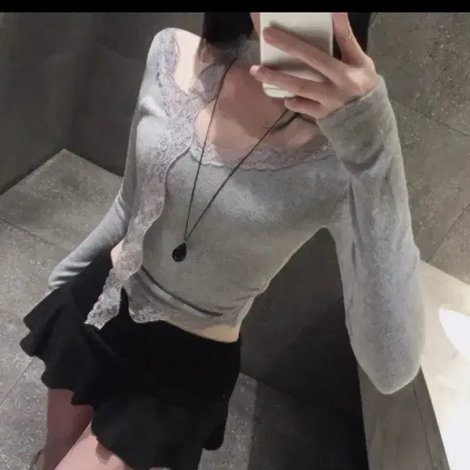 [BUNJANG] Ably Lee Lace Off-Shoulder Crop Top / 에이블리 리즈 레이스 오프숄더 크롭티