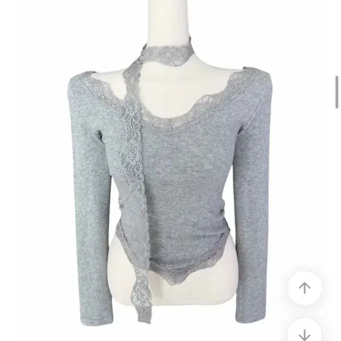 [BUNJANG] Ably Lee Lace Off-Shoulder Crop Top / 에이블리 리즈 레이스 오프숄더 크롭티