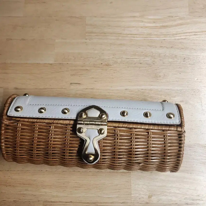 [BUNJANG] Michael Kors Rattan Clutch Bag / (한번사용) 마이클코어스 라탄 클러치백 22. 10 .7센치