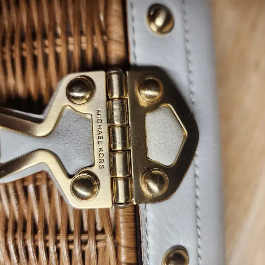 [BUNJANG] Michael Kors Rattan Clutch Bag / (한번사용) 마이클코어스 라탄 클러치백 22. 10 .7센치