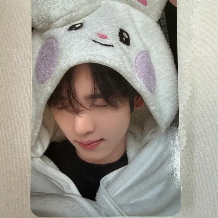 [BUNJANG] Han Yu Jin Zerobaseone Wonderland Photocard Holder / 한유진 제로니 원더랜드 포토 홀더 파우치 포카 양도(하자 있음)