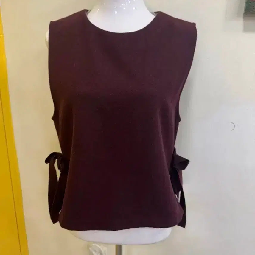 [BUNJANG] Roem Wine Wool Vest with Ribbon Detail / 로엠 와인 울 베스트 리본 디테일 베스트/꾸안꾸 데일리룩