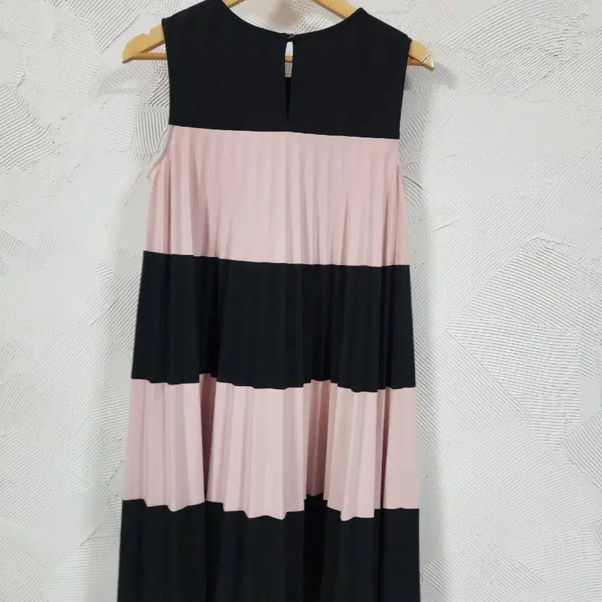 [BUNJANG] Joseph Ribkoff Pleated Mini Dress / 조셉 리브코프 블랙 핑크 플리츠 미니 원피스