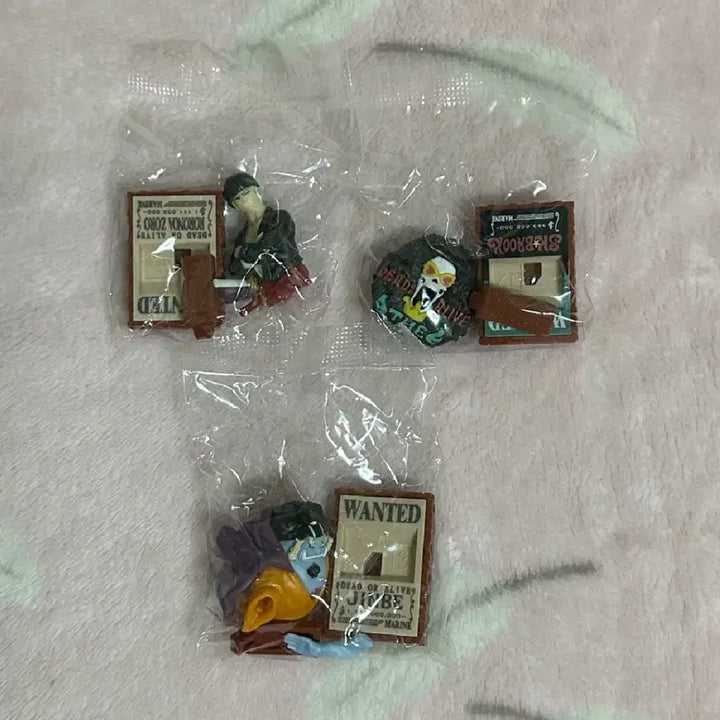 [BUNJANG] One Piece Zoro Brook Jinbe Eggmond Chocolate Egg Mini Figure Bundle Set / 원피스 조로 브룩 징베 에그몽 초코에그 현상수배서 미니 피규어 일괄