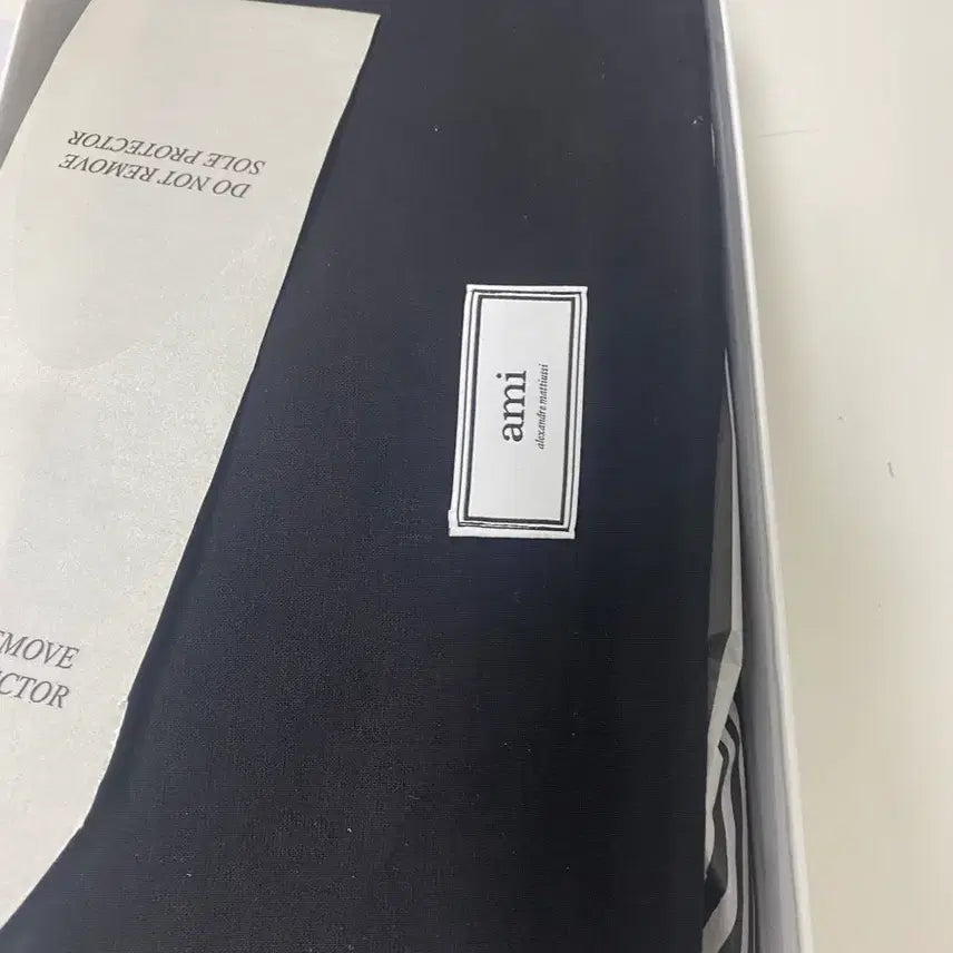 [BUNJANG] AMI Suede Crepe Sole Derby Shoes / (정품) 새상품 AMI 샌드색상 스웨이드 크레페솔 더비슈즈팝니다