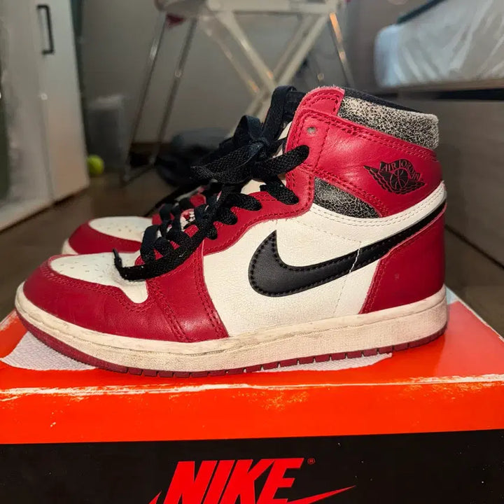 [BUNJANG] Nike Air Jordan 1 Retro High OG Sneakers / 나이키 에어 조던 1 레트로 하이 OG 235