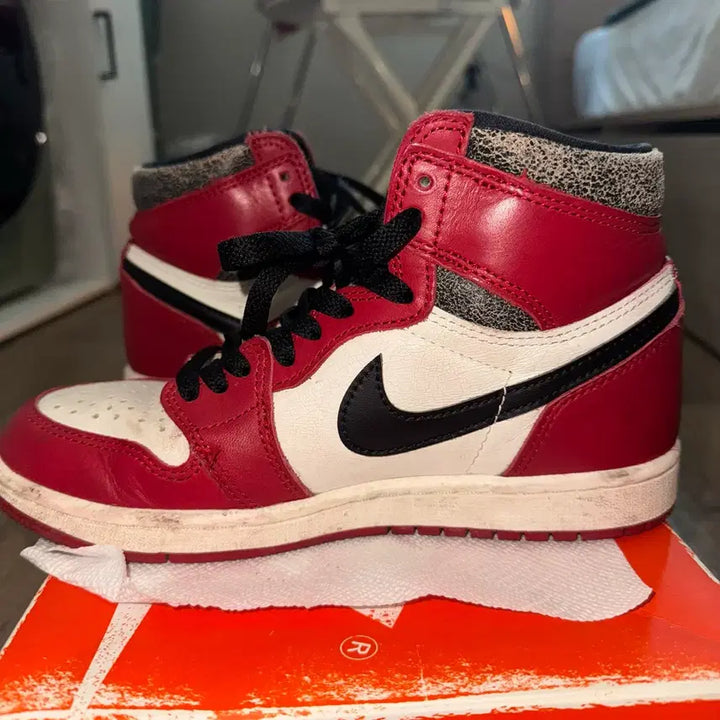 [BUNJANG] Nike Air Jordan 1 Retro High OG Sneakers / 나이키 에어 조던 1 레트로 하이 OG 235