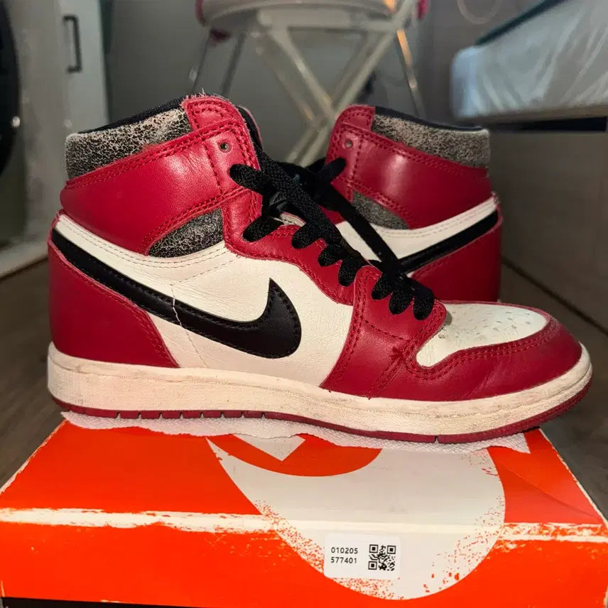 [BUNJANG] Nike Air Jordan 1 Retro High OG Sneakers / 나이키 에어 조던 1 레트로 하이 OG 235