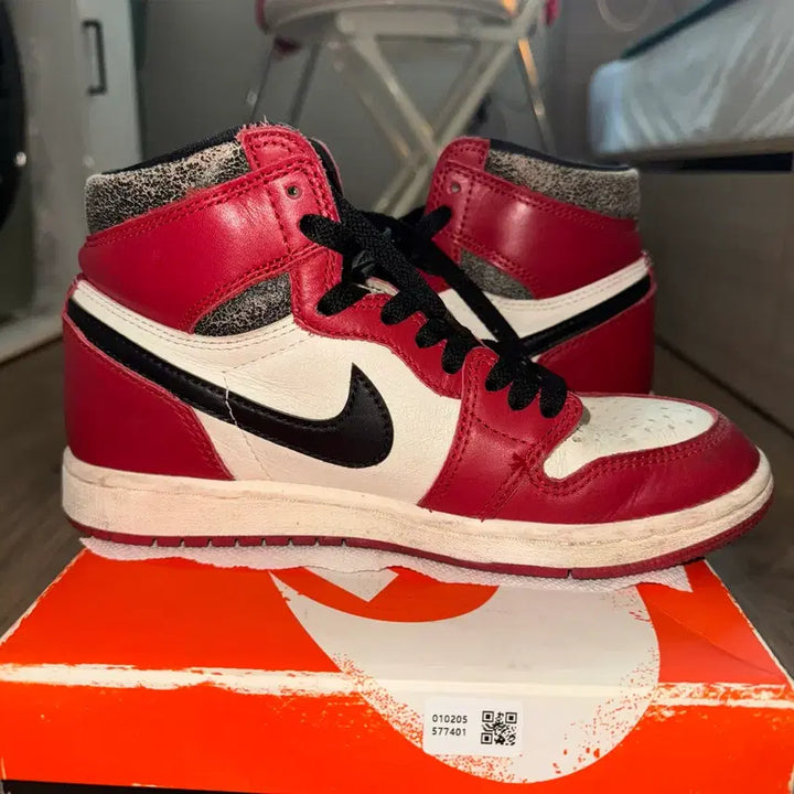[BUNJANG] Nike Air Jordan 1 Retro High OG Sneakers / 나이키 에어 조던 1 레트로 하이 OG 235