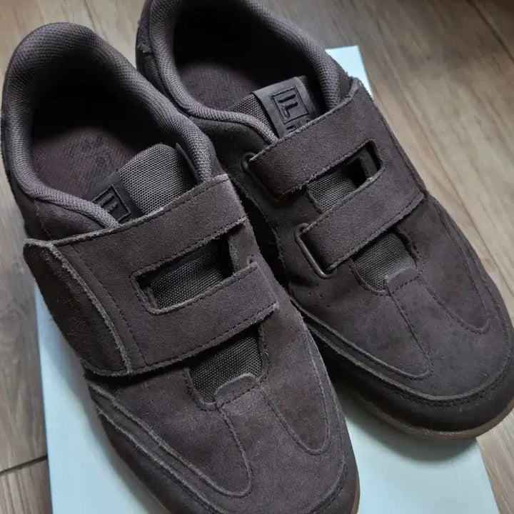[BUNJANG] Fila Slant Shot Brown Sneakers / 휠라 슬랜트샷 브라운 250