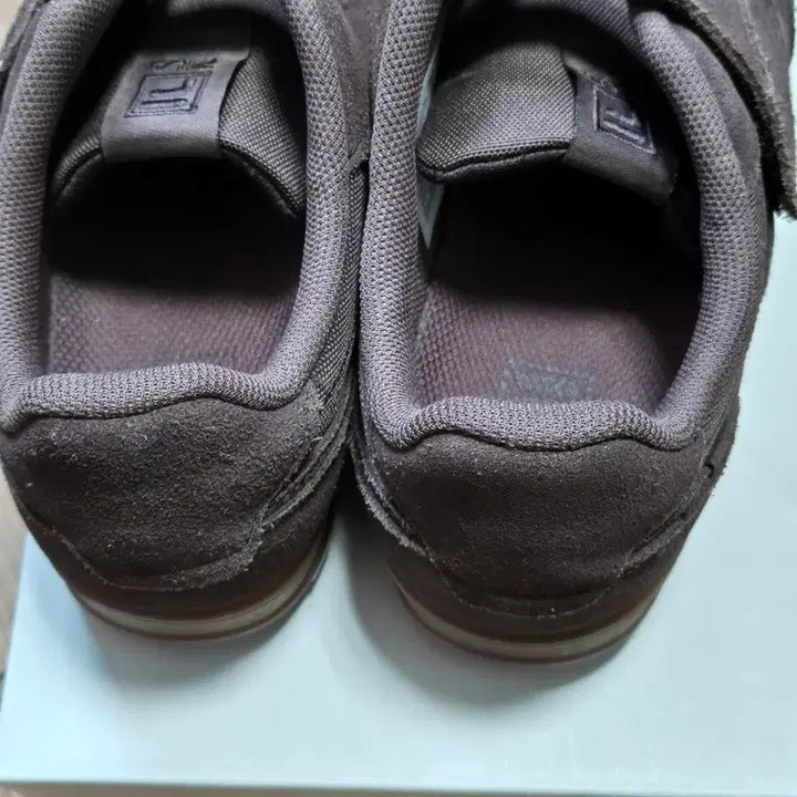 [BUNJANG] Fila Slant Shot Brown Sneakers / 휠라 슬랜트샷 브라운 250