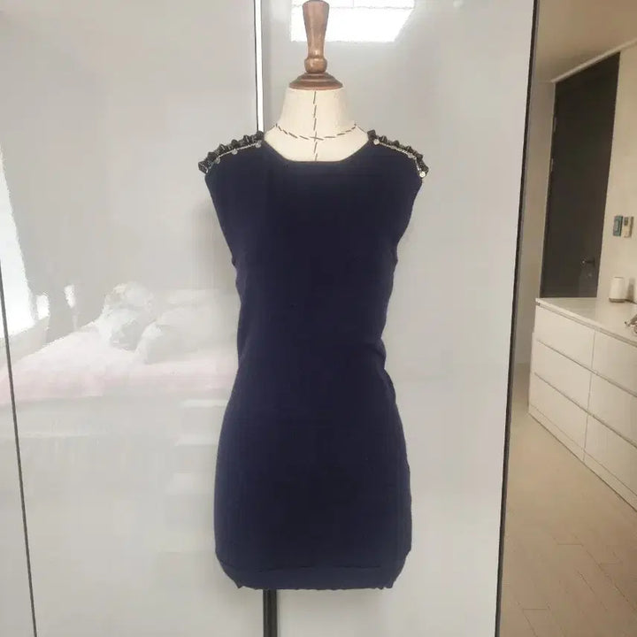 [BUNJANG] Navy Knit Dress with Beaded Detail / 네이비 니트 원피스 44,55